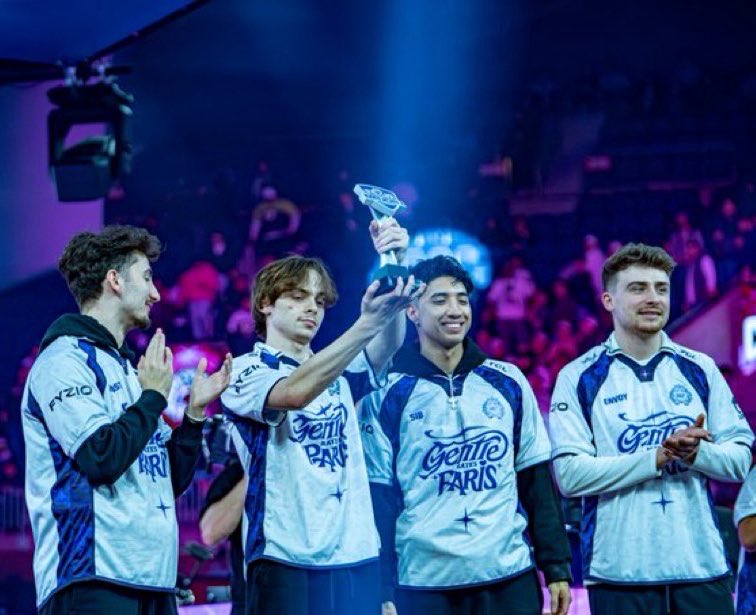 M8 Ouilsoon tweet media