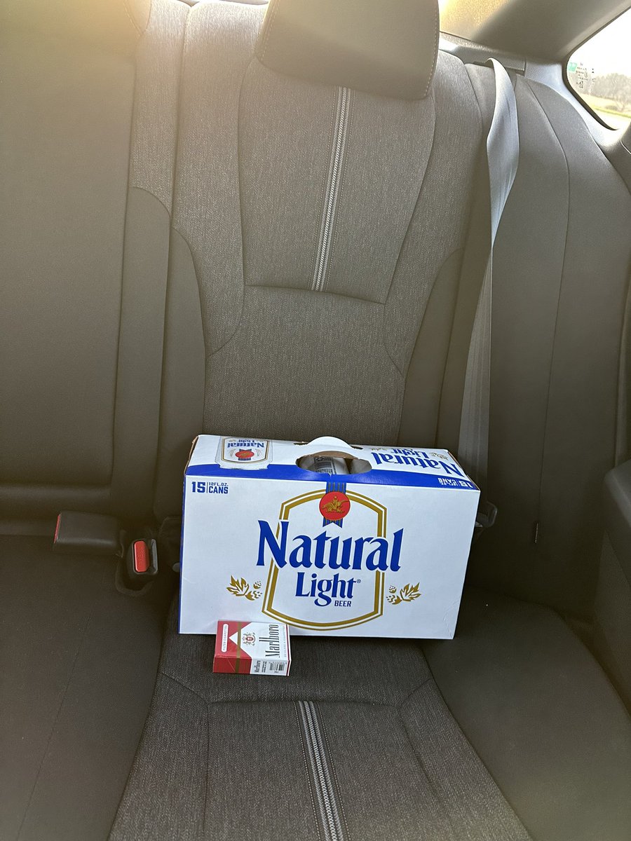 tututootooo's tweet photo. Just picked up my son from school #weekend https://t.co/QGthc2p8TM