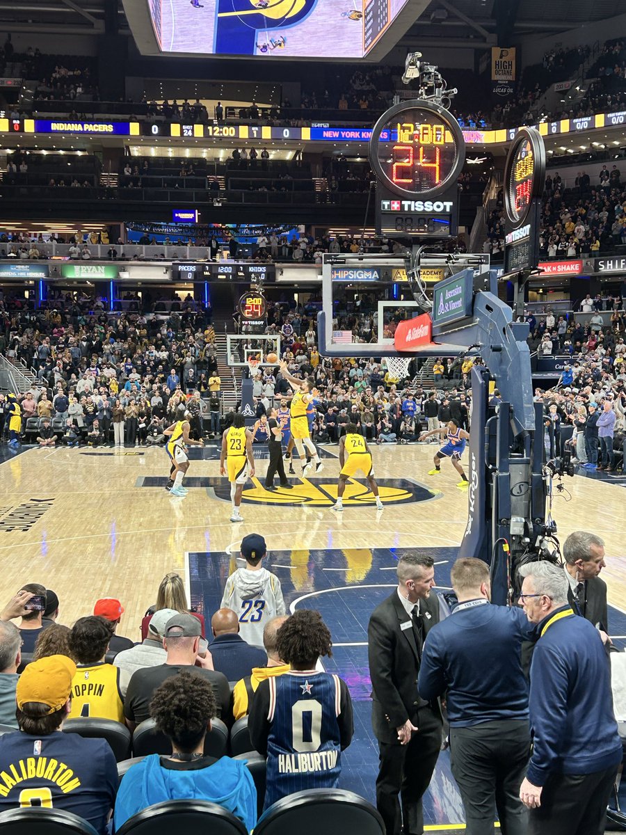 Let’s go Knicks! #NYK 🟠🔵 #BeatThePacers