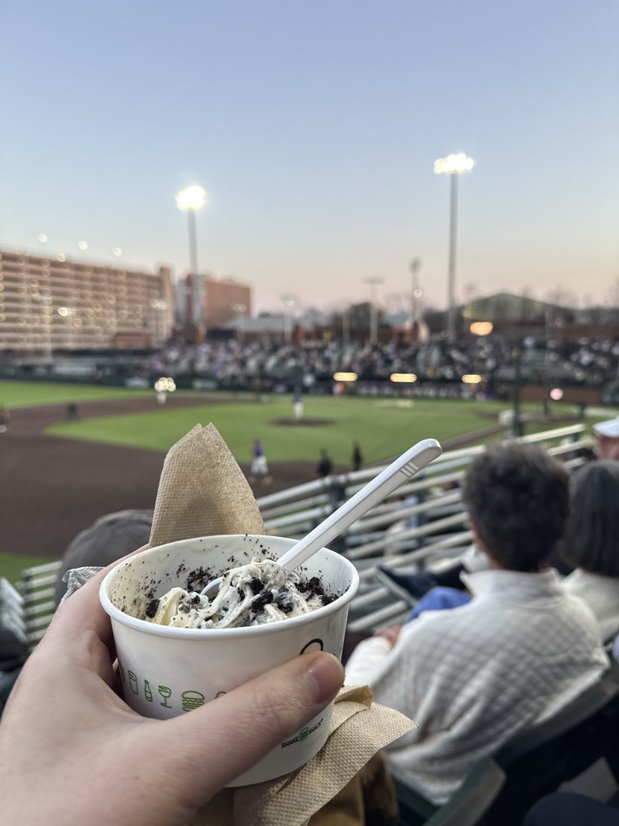 doredarling tweet media