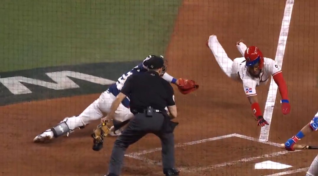 stocksnstuffeh's tweet photo. Hang it in the Louvre 

#WBC #WorldbaseballClassic #bluejays https://t.co/7buYeDDT7T