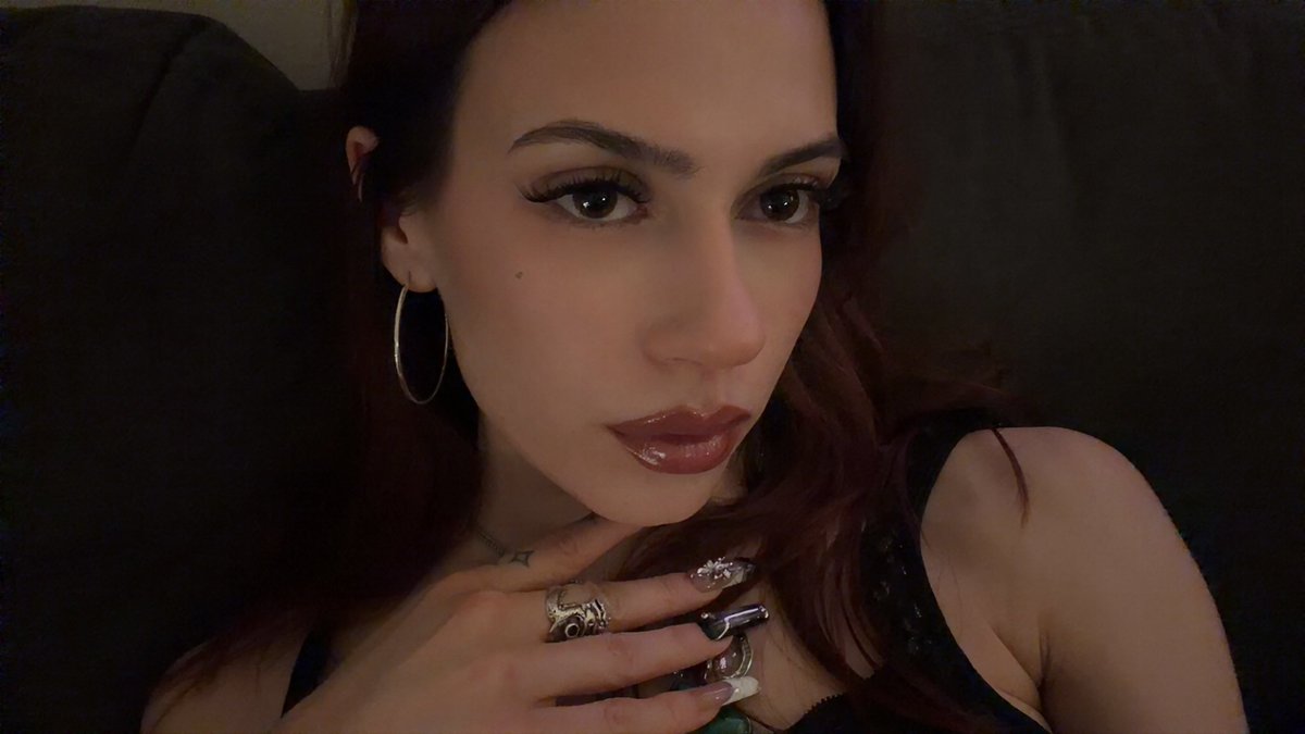 goddessVVS's tweet photo. Too perfect 4 u! https://t.co/Zy8tVTJ8VU