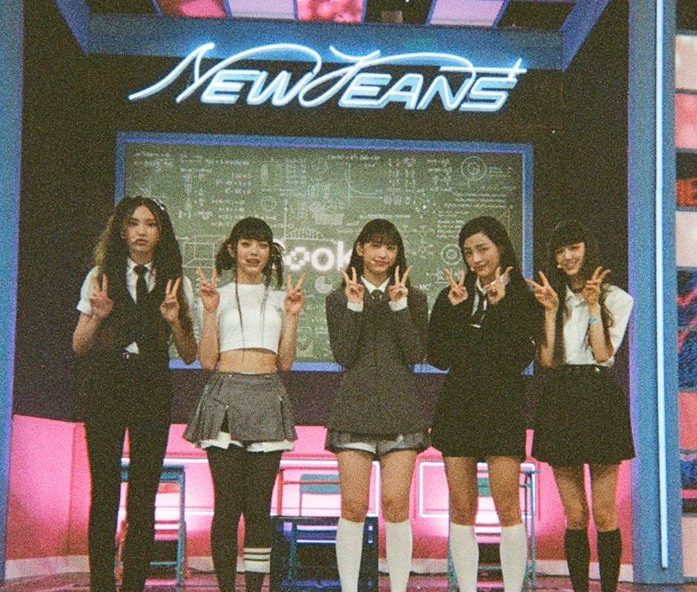 WE STAND WITH NEWJEANS
#FreeNewJeans
#NoDanielleNoNewJeans
#AllDoorsAreClosed