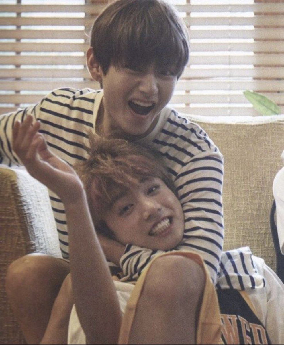 ese omega q no quiere q nadie se le acerque a su alfa