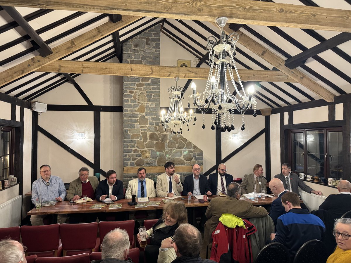 Thursday was a busy day and at the end of it, Team Reform, Llanelli, Carmarthenshire, Sir Gaerfyrddin ended the day in Llandeilo!

It was a privilege to be invited by the Farmers Union of Wales 🏴󠁧󠁢󠁷󠁬󠁳󠁿 FUW to take part in Hustings discussing all things farming, all things rural, all