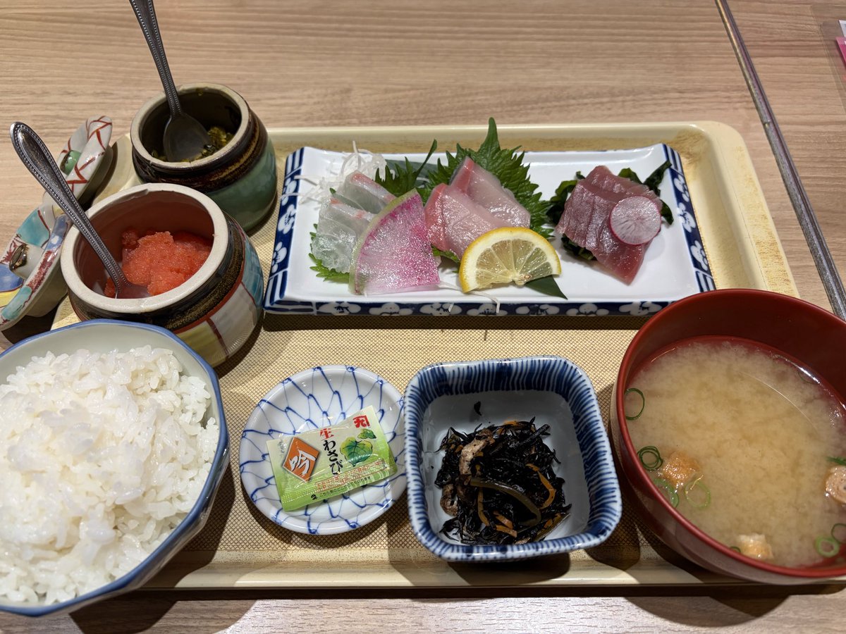 まな tweet media