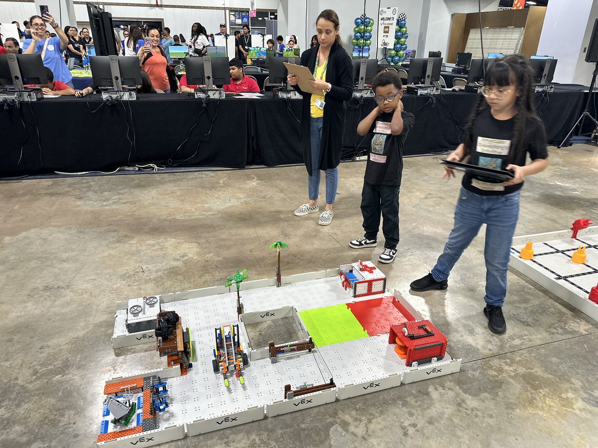 MDCPS’ Robotics Leaders tweet media