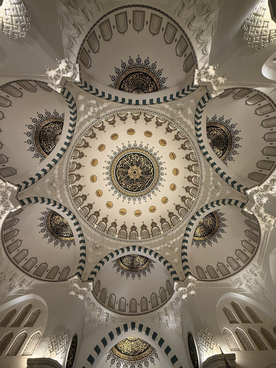 serhatm2429's tweet photo. @Agasarii Melike Hatun Camii-Ankara https://t.co/SHXeopKkNB