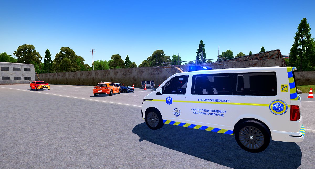 SAMU_A4L's tweet photo. Le CESU du SAMU de VICE-CITY a réalisé un détachement au profit de la Formation Secours-Routiers du @sdis_a4l dans le but de sensibiliser les nouveaux sapeurs-pompiers aux risques psychologiques et traumatiques d'un accident de la route. https://t.co/dmeAgBsapB