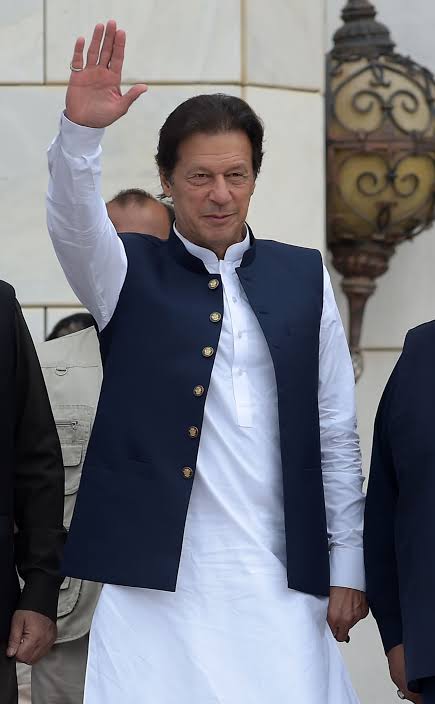 S.N.K.S_PTI tweet media