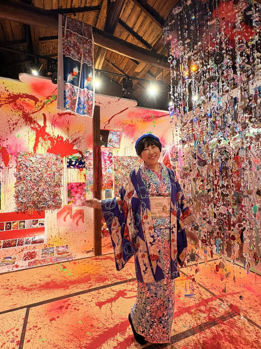 usagitv's tweet photo. 昨日から始まった蜷川実花さんの最新展
〈mirror, mirror, mirror mika ninagawa〉🎨📸
2026年3月13日(金)〜5月31日(日)まで
アートギャラリー『DDDART』へ伺いました😊
鮮やかな色彩に溺れる感覚に。
#蜷川実花 #展示会 #東京アート #田中ひろみ #DDDART https://t.co/MkbAjx7EAs