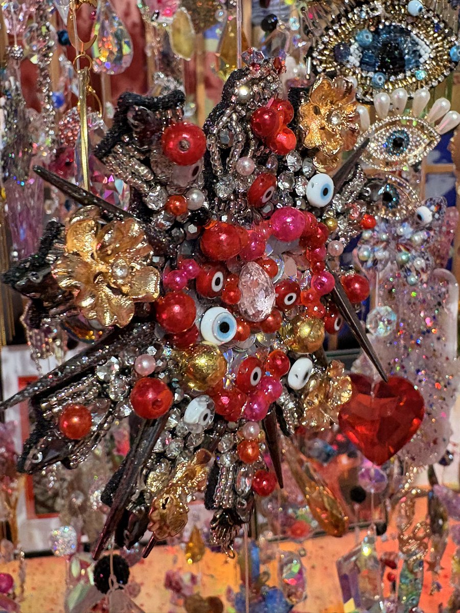 usagitv's tweet photo. 昨日から始まった蜷川実花さんの最新展
〈mirror, mirror, mirror mika ninagawa〉🎨📸
2026年3月13日(金)〜5月31日(日)まで
アートギャラリー『DDDART』へ伺いました😊
鮮やかな色彩に溺れる感覚に。
#蜷川実花 #展示会 #東京アート #田中ひろみ #DDDART https://t.co/MkbAjx7EAs
