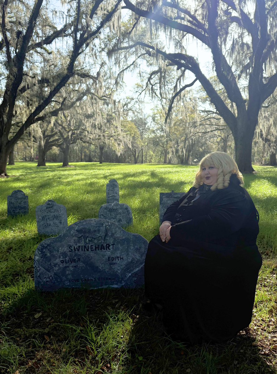 IVY DAVENPORT tweet media