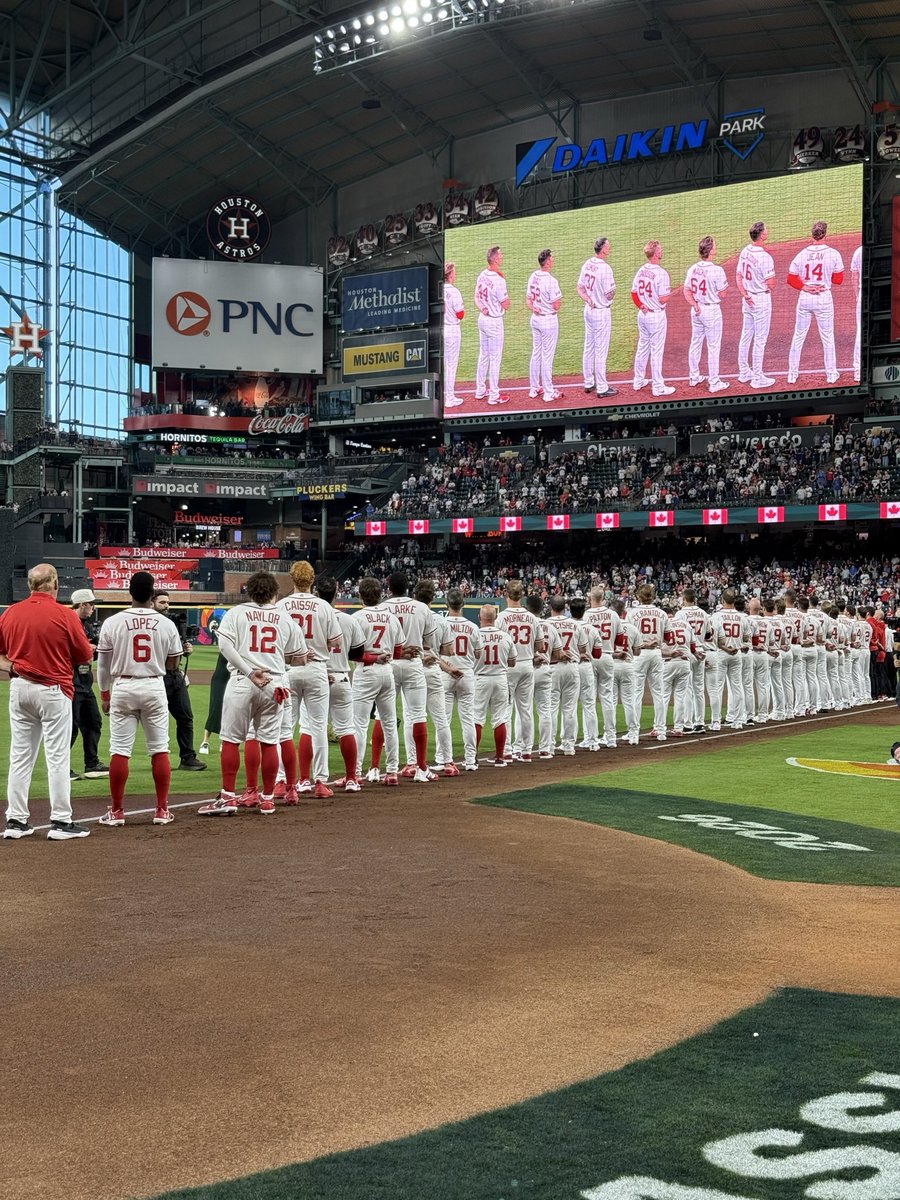 FOX Sports: MLB tweet media