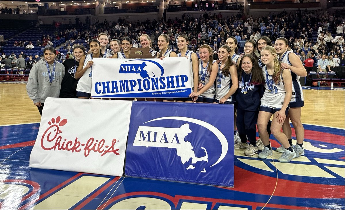 TrevorHass's tweet photo. Medfield girls’ basketball: D2 state champs @GlobeSchools @mnick40 @MedfieldAD https://t.co/NHu7rperG8