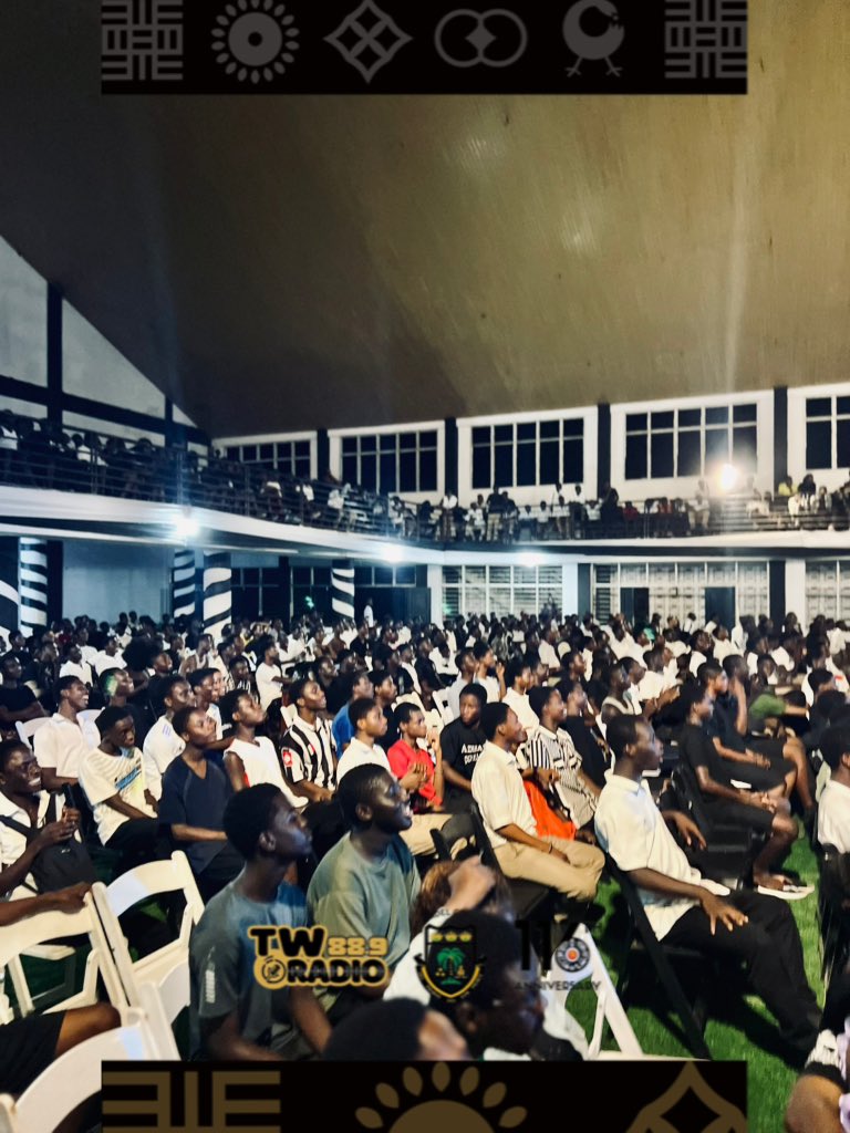 twradio889's tweet photo. 📸: Scenes from the Santa 2001 Comedy Night as part of activities marking the 116th Anniversary of Adisadel College.
#Santa01 | #Adisadel116 | #TWRadio | #GhanaMonth https://t.co/Hiy9SyGoFI