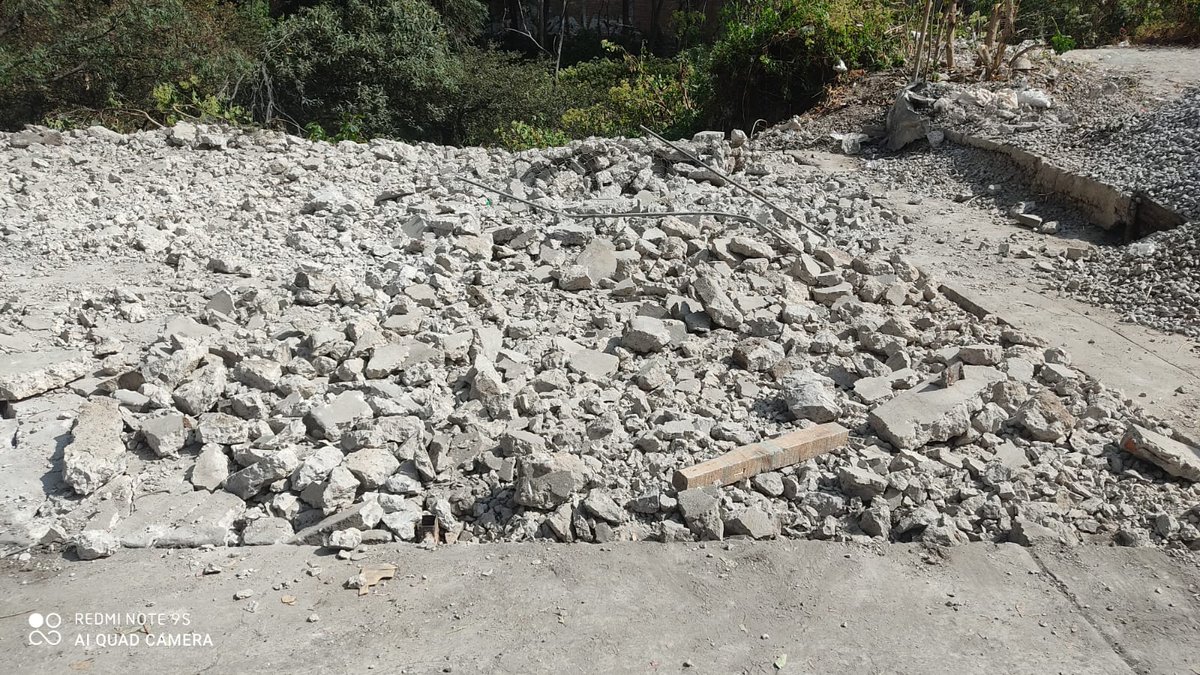 Subse_Gobierno's tweet photo. La Subsecretaría de Gobierno a cargo de su titular @FadlalaAkabani, participó en la recuperación de suelo verde en Barranca Jalalpa, colonia 2da Ampliación Jalalpa El Grande, en la  @AlcaldiaAO.
En está área natural, se recuperaron 2,890 m2, se le dio protección 1,207,334.798m2. Participarón en el operativo; @SEDEMA_CDMX, @PAOTmx, @SEBIEN, por mencionar. Llevando acabo la instrucción de la Jefa de Gobierno @ClaraBrugadaM, de rescatar Barrancas que consiste; en la limpieza y saneamiento de vasos reguladores, ríos, cuentas de afluentes en la #CapitalDeLaTransformacion.