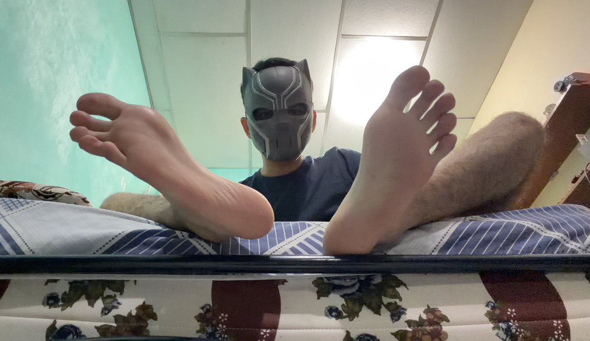 Timid Toes tweet media