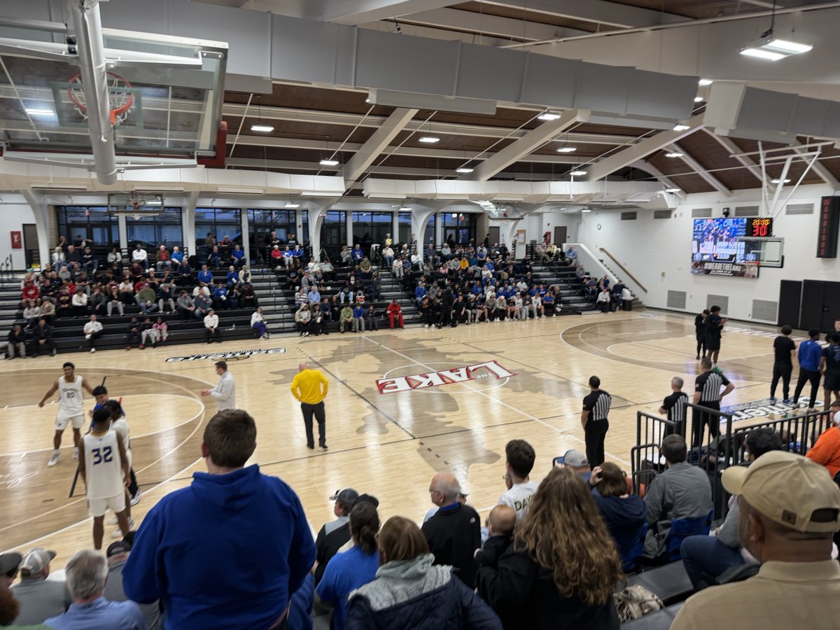 jsparks_SIHoops's tweet photo. 2025-26 Region 24 Championship game at Rend Lake College. John A. Logan v. Vincennes University. #NJCAAMBB https://t.co/JSBgM1qLyF