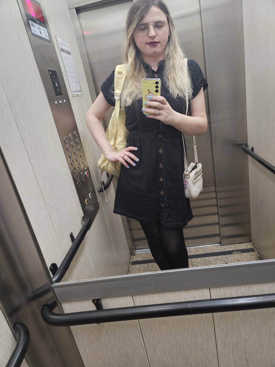 July 🦦🖤 tweet media