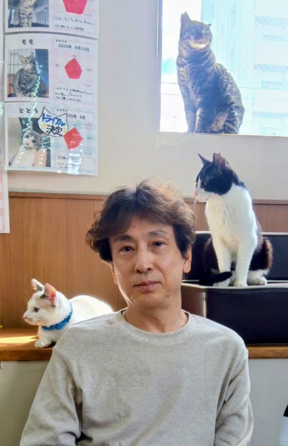 nenehimapapa's tweet photo. 誕生日写真は阪急高槻市駅すぐの、保護猫カフェCherishで許可をいただき撮りました。店内はマスク着用ですが、撮影時のみ外しています。
https://t.co/puDw8iWuPt https://t.co/quT87QBlKG