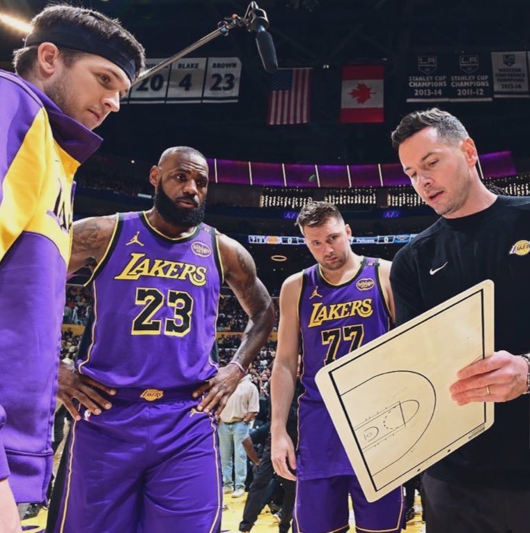 LakeShowYo tweet media