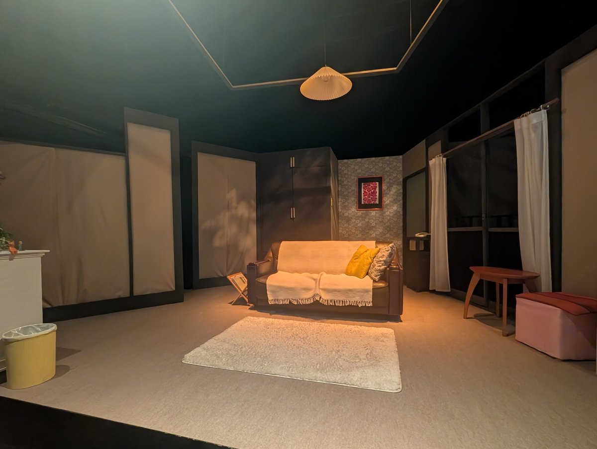 ne3_1980's tweet photo. 演劇集団☆邂逅×#劇団未来『#ルームメイト』◇回観劇
#演劇集団邂逅
増殖する幽霊達👻
1ヵ月から負のエネルギーが…

取り憑く👻と、心配する占い師のドタバタ感に大笑い😁
👻と霊能力者の対決⚔️迫力満点💯
親友2人の絆に涙した😭
◇山本あす美���ん良かった💕
♥前田都貴子さんも観たい🥰
面白かった👍 https://t.co/yHyciCoGEB
