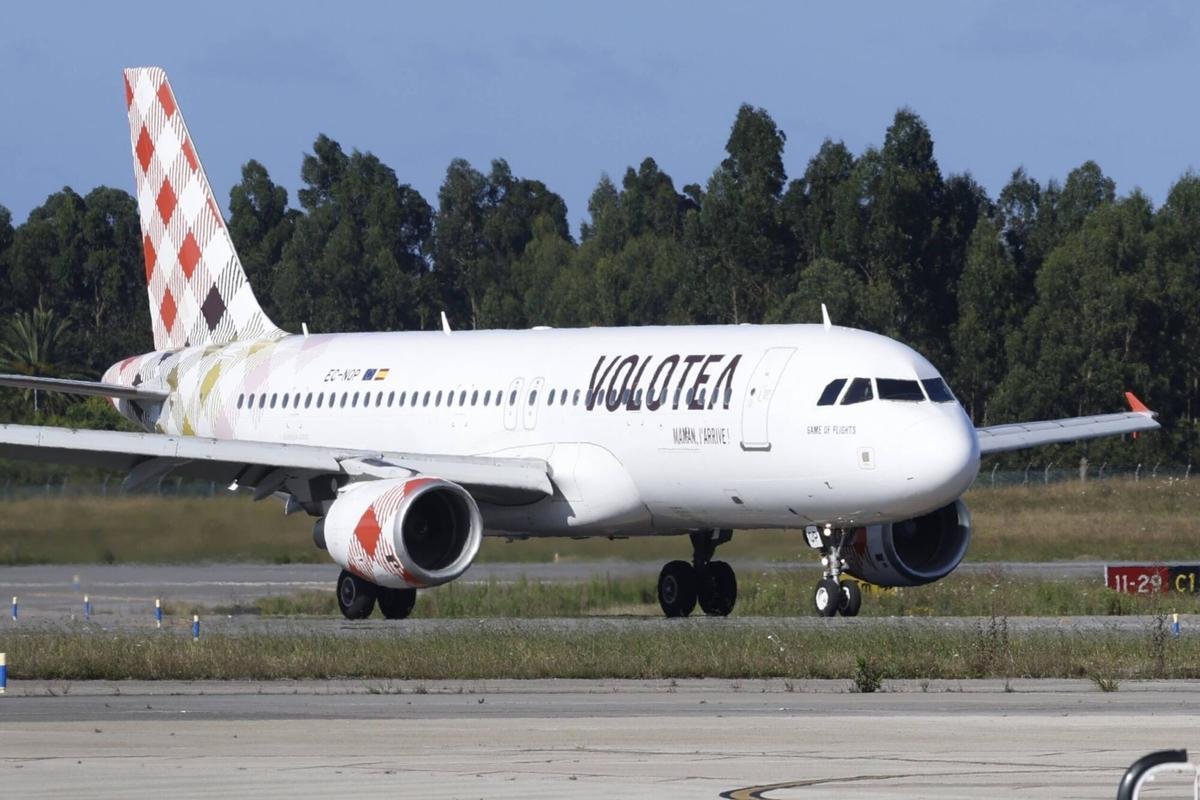 aeroOVDinfo's tweet photo. SALIDAS VOLOTEA ASTURIAS 14/03/2026
BGY: 143/180 (79,4%)(A320)
SVQ: 134/156 (85,8%)
VLC: 148/180 (82,2%)(A320)
ACE: 139/156 (89,1%)*
LPA: 142/180 (78,8%)* (A320)
AGP: 154/180 (85,5%)* (A320)
* Aún con amplio margen de mejora.
Ocupaciones que con A319 se llenarían.
#FlytoOVD https://t.co/aVo1wzOCst