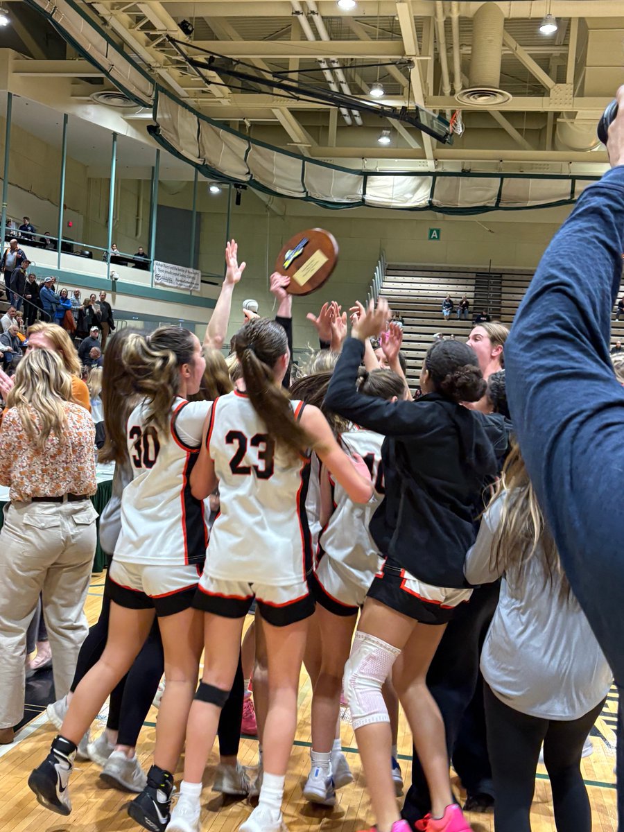 BCSDAthletics's tweet photo. Regional Champions! BC defeats Oswego to@advance to next weekend’s State Final 4! Congrats ladies! https://t.co/hu9HMFR4sw