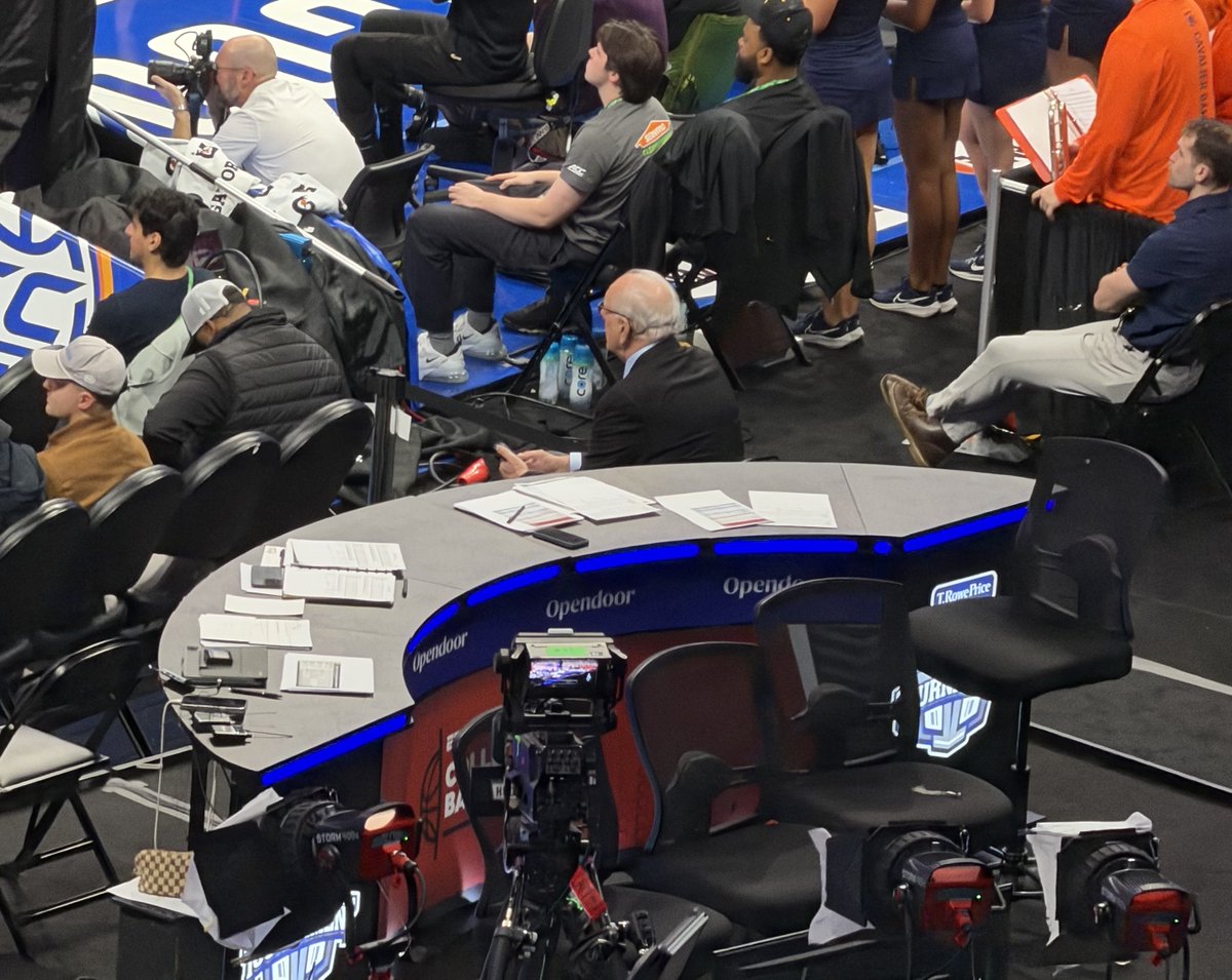 Mike Hawkins tweet media