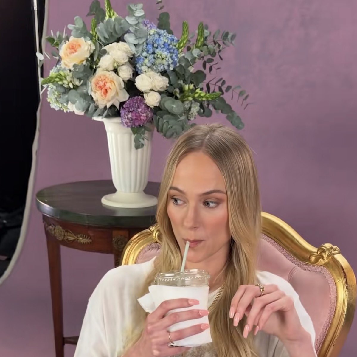 gir1inthebubble's tweet photo. every jessica promo on bridgerton’s account having associated with flowers hmmm…
#creloise is coming 🙏 https://t.co/8BH9wGyVVg
