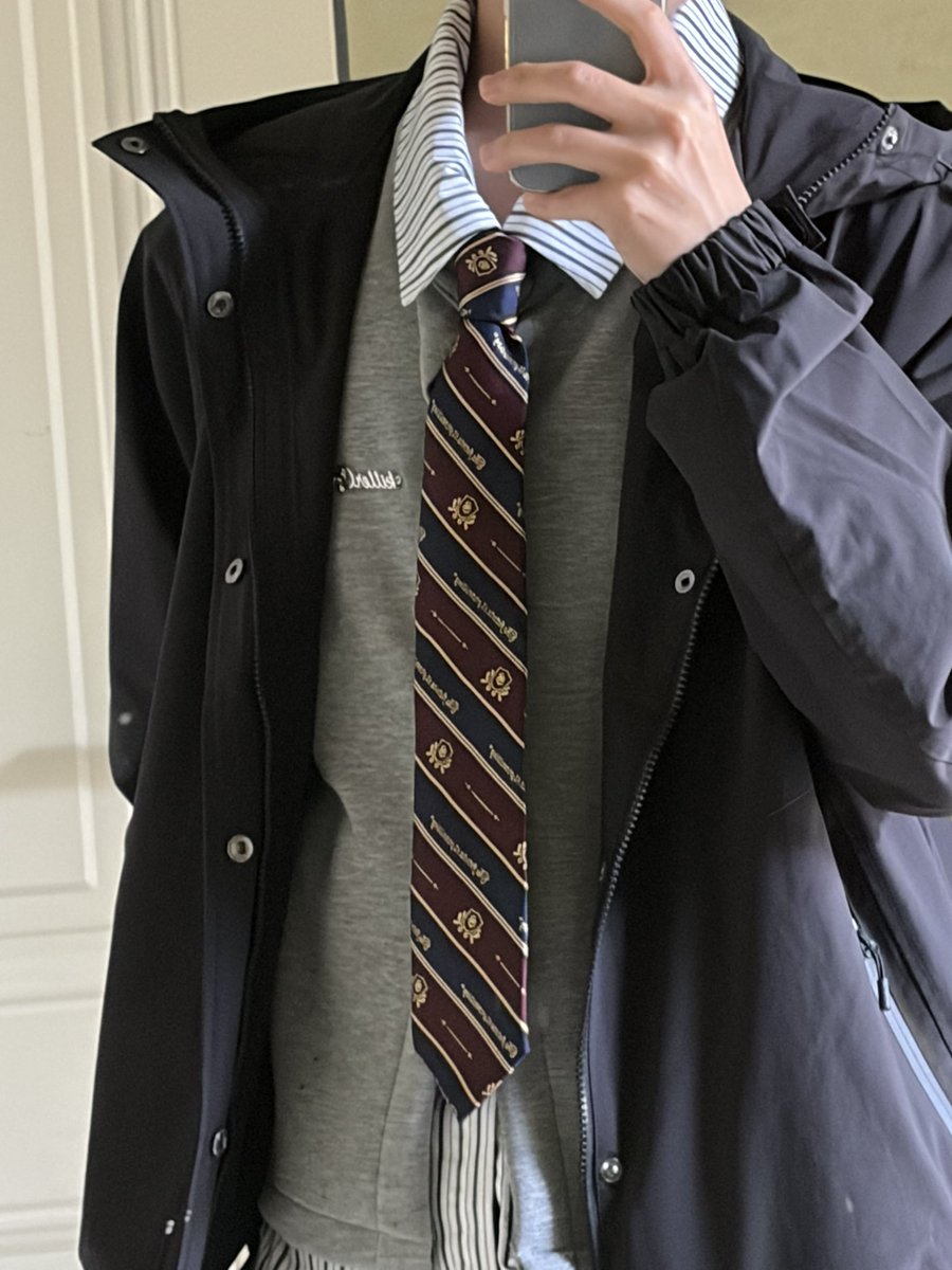 zichen12138's tweet photo. ootd https://t.co/S8duXBDRYs