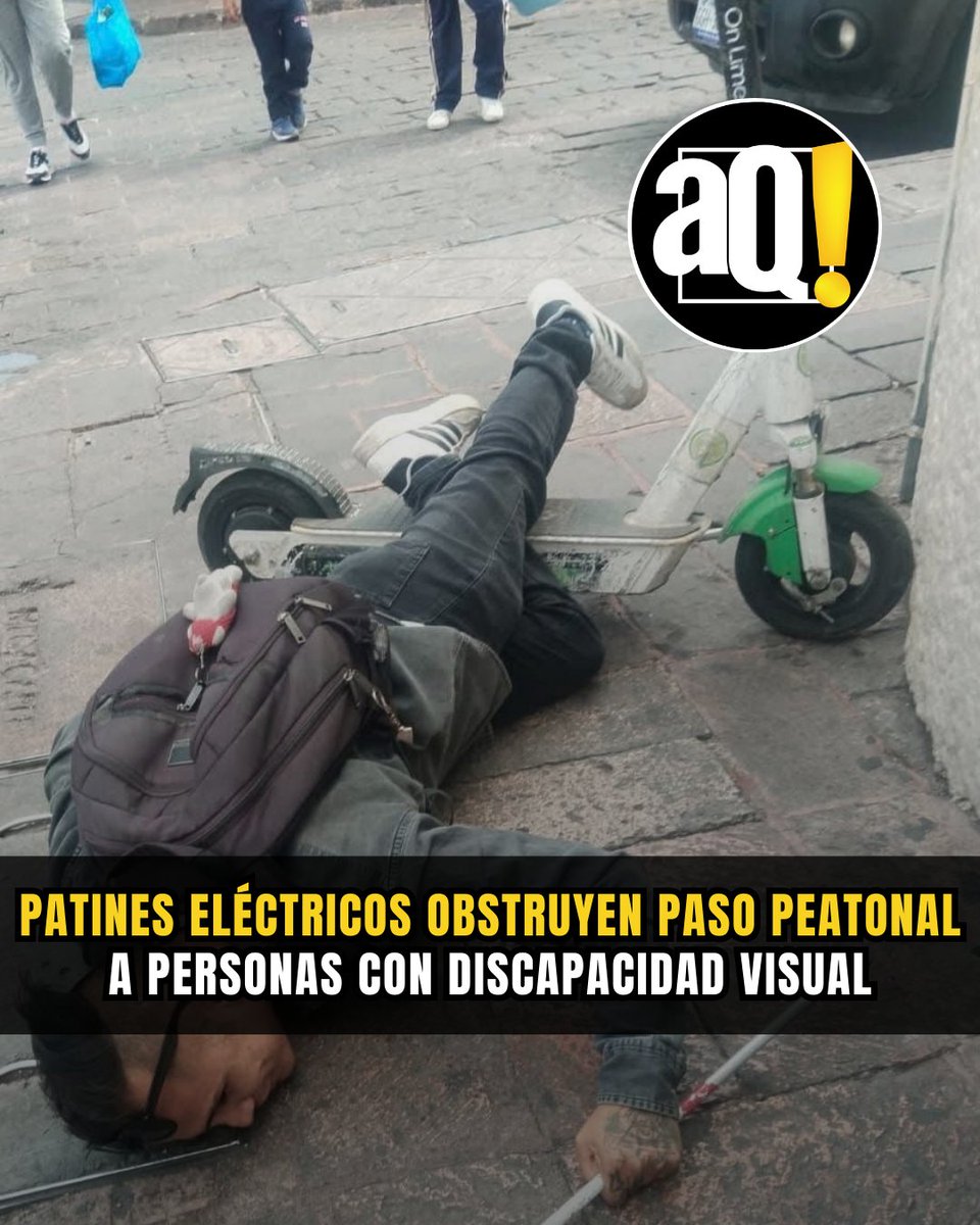 AlertaQro's tweet photo. 🛴 Patines electrónicos mal estacionados ponen en riesgo a personas con discapacidad visual en Querétaro ⚠️

👨‍🦯 La Unión de Minusválidos de Querétaro hizo un llamado para atender la situación en la esquina de la calle Gutiérrez Nájera y 15 de Mayo, frente al mercado de La Cruz. 📍

Más información 🛴 https://t.co/4rxDvtmbYL

#Querétaro #Movilidad #DiscapacidadVisual #EspacioPúblico #Inclusión