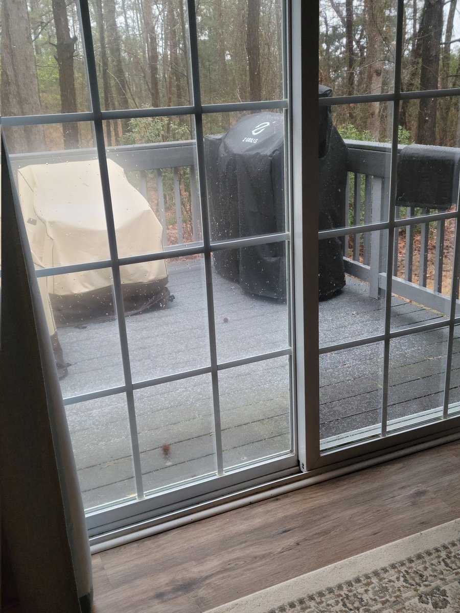 BubbleheadBRad's tweet photo. So my end of week.
Wed, 85F sunny n shorts
Thursday, woke up to 70F, cooled off, sleet and hail in the afternoon that started to accumulate, then HUGE Trump style snowflakes.
Fri, woke up to 36F and frost, now 59F.
#OPLIVE #OnPatrolLive @ReelzChannel #Onpatrollivefirstshift https://t.co/ch7WGbMAGv