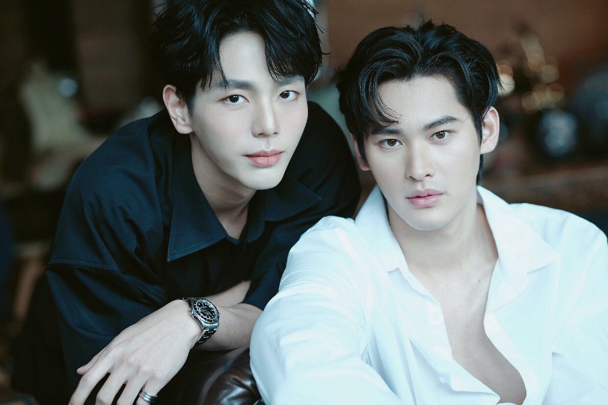 Kao Morning🖤
Mayo MorningUp🤍
KaoUp Morning🖤🤍

今日は綺麗な青空☀️
来週からは暖かい日が増えそうなので、そろそろ衣替えの準備でも始めようかな🤔

KaoUp＆KupAoのみんなにとって楽しい週末を🙏😘💕

😾Have a nice weekend🐰

Cr.WutMovie
#number_9th #uppoompat
#เก้าอัพ #กั๊พอ้าว