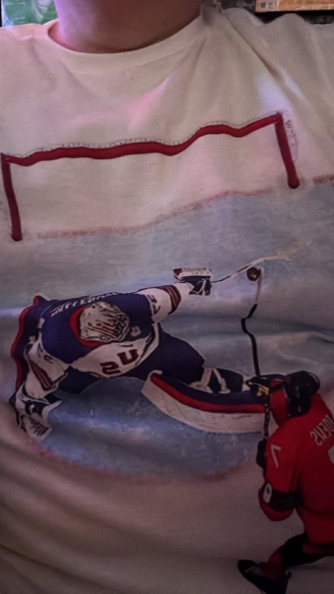 cj_bowman79's tweet photo. @usahockey @USABaseball @WBCBaseball #usavscan https://t.co/TtBxkJgo9U