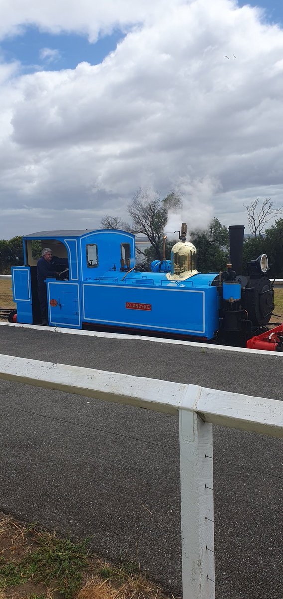 CalTheConductor tweet media