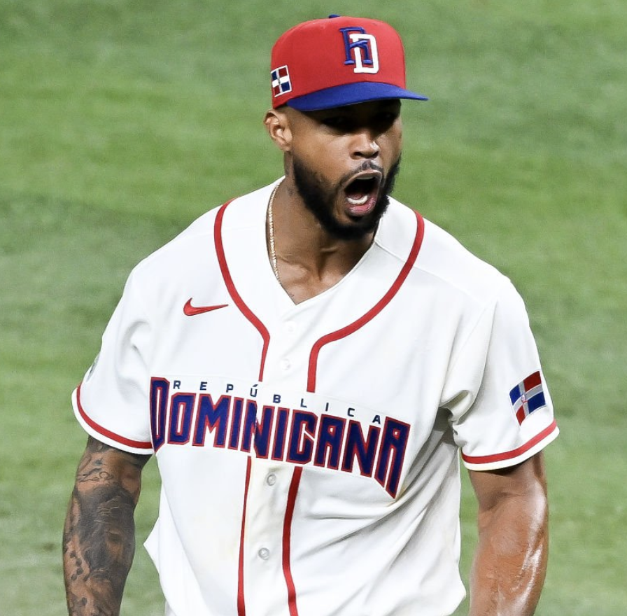 JustBB_Media's tweet photo. Cristopher Sánchez's first start of the WBC:
1.1 IP | 6 H | 3 ER | 1 BB | 4 K

Cristopher Sánchez tonight:
5 IP | 2 H | 0 ER | 1 BB | 8 K

What a bounce-back performance from Team DR's ace 🇩🇴 https://t.co/03Morw0f9H