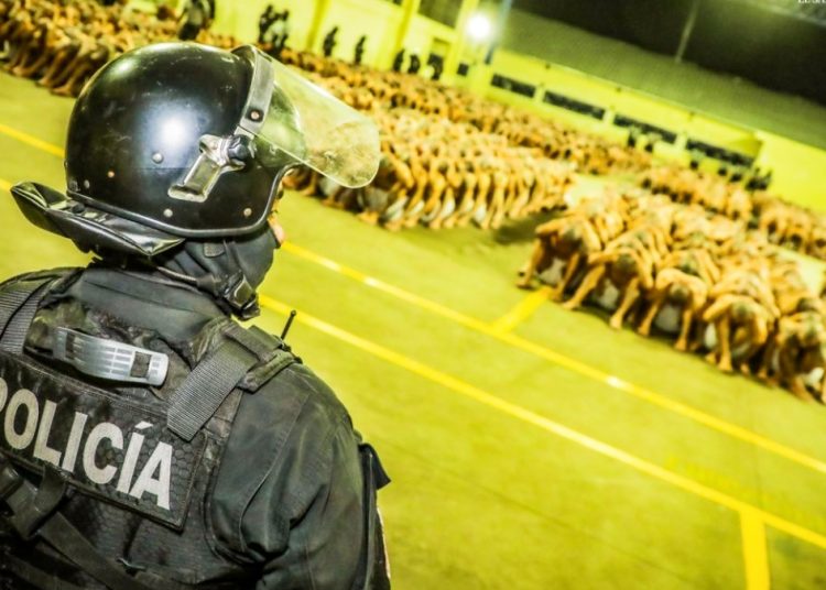 Diario El Salvador tweet media