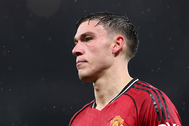 مـ!زن tweet media