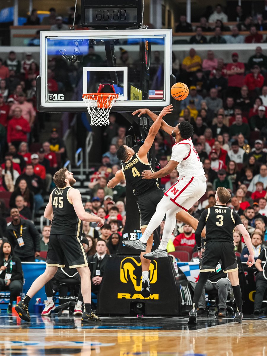 BoilerBall's tweet image. FINISH IT!

Boilers up 70-52 at the final MTO.