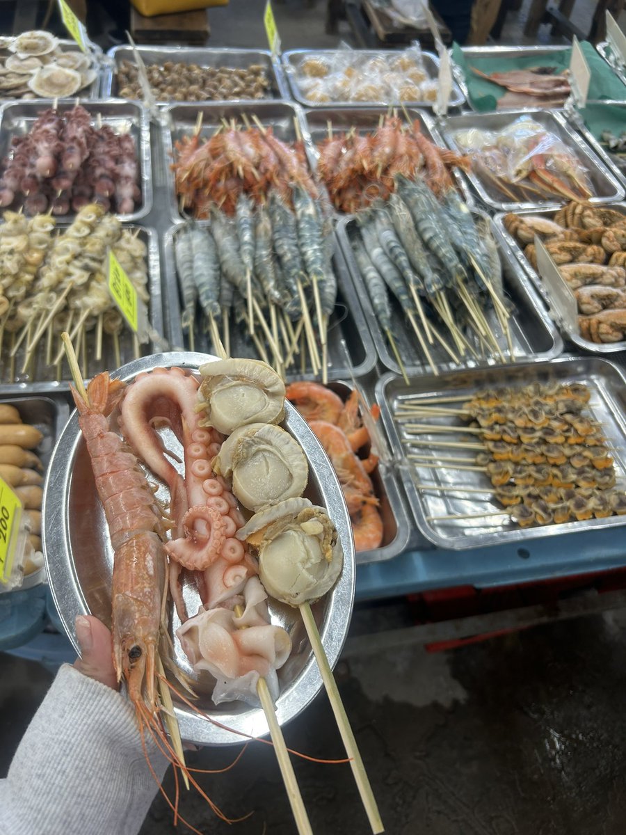 もふこ tweet media