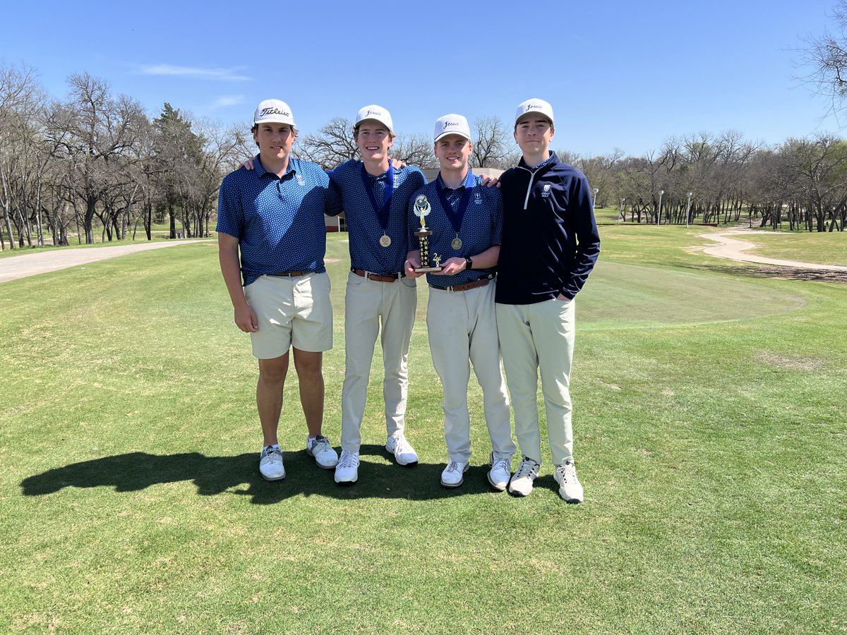 jesuitgolf's tweet photo. Jesuit Varsity Gold and Blue finish 1-2 over 15 teams in the stroke play round of District 7-6A/Texas Cup Tournament. Senior JJ Kinzer (Blue)
won the stroke play individual title with a 72! The teams will play a match play round tomorrow to determine who wins the Texas Cup! https://t.co/GVhKkjUM6f