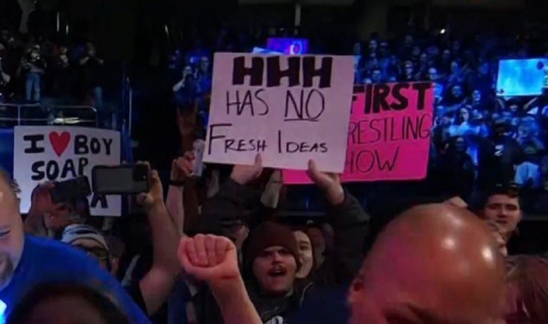 THIS ARIZONA CROWD ARE COMING FOR TRIPLE H 😭

#Smackdown