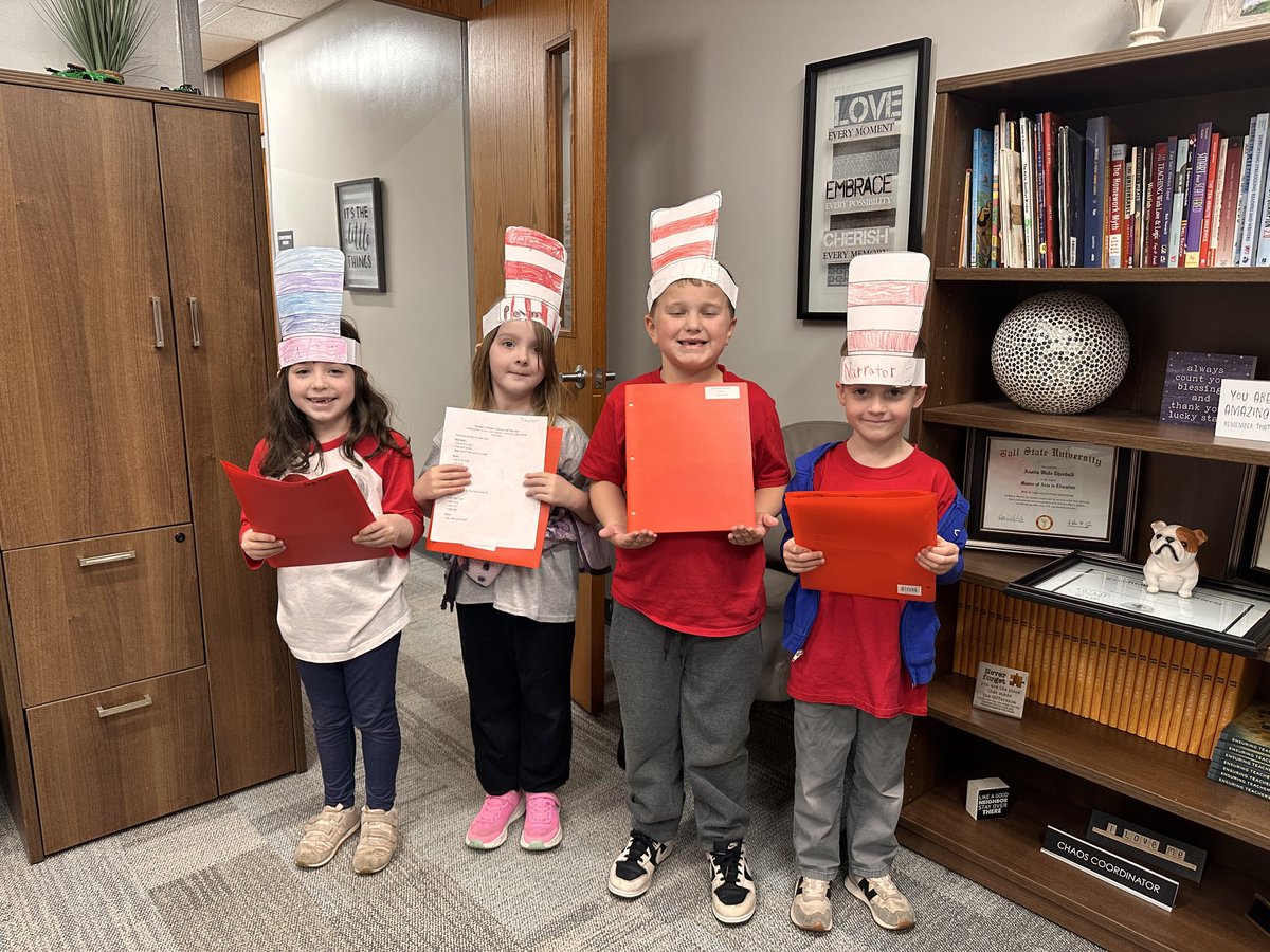 BWEbulldogs's tweet image. Readers Theater + Kindergarten = Pure Joy! 📚🎭 Our youngest Bulldogs performed their parts today during #ReadAcrossAmericaWeek, bringing stories to life with confidence and excitement. Future actors and amazing readers in the making! 🐾