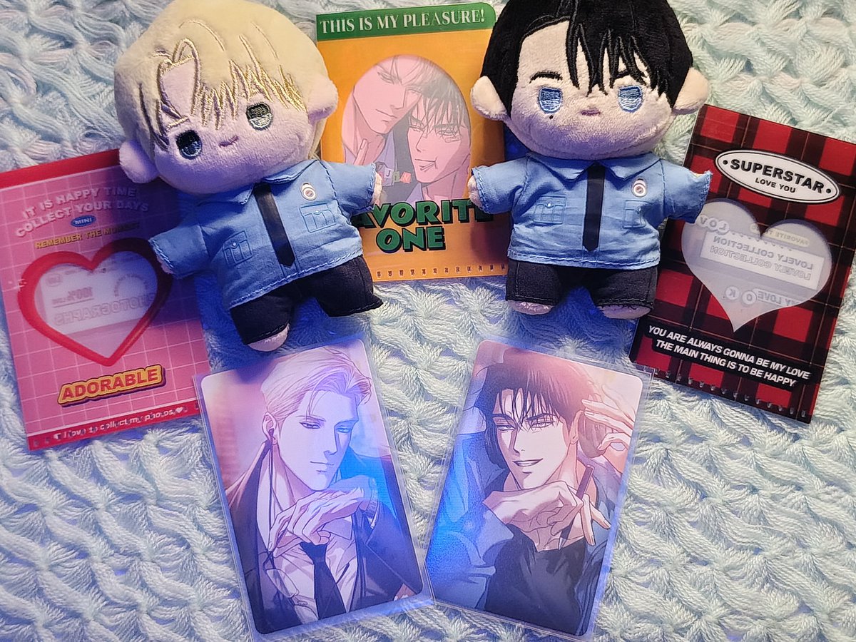 Nari_Hart's tweet photo. Finally they’re here!  My Flashlight dolls from Lezhin arrived. They’ re even cuter in person Next mission dress them up once I have money again Soon babies soon!! 
Thank you so much Mima @peachiseon for helping me bring them home! 🥹💙✨

#플래시라이트 #flashlight https://t.co/oeB7GcrZY0