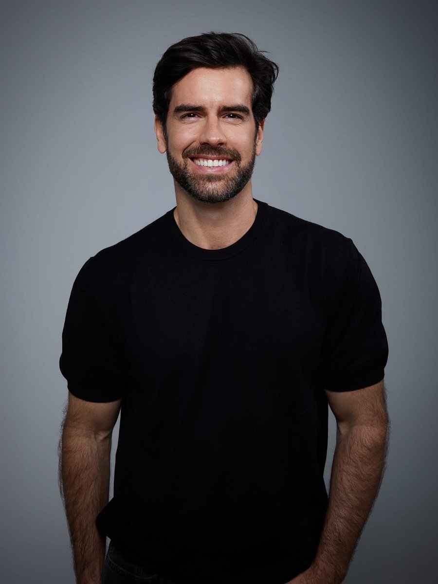 🎭 POEMAS, texto de Gabriel Chalita e direção de Duda Maia, traz André Torquato e Marcos Pitombo como dupla envolta em memórias, planos para o futuro e a criação de um poema. 
Estreia 24 de Abril no Teatro Multiplan do Morumbi Shopping
#teatro