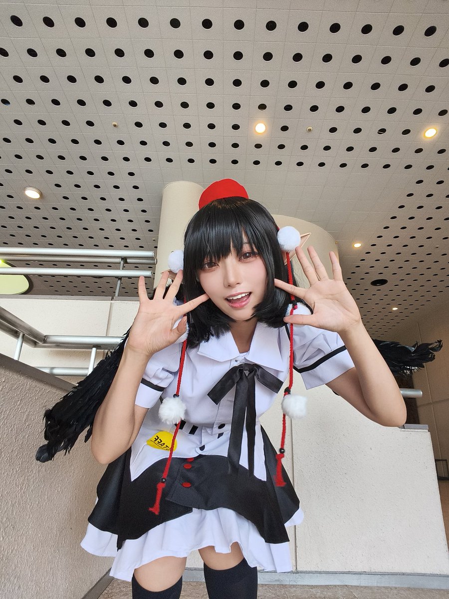 satsukingdesu's tweet photo. おはよ〜ございま〜す！！🐦‍⬛♥
今日も良い日にしてくださいね！！☀

東方project 射命丸文 cos https://t.co/0pk7EXAz4I