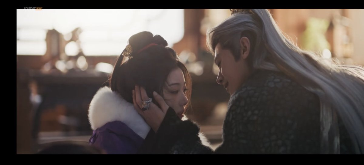 ElenahJu's tweet photo. STOP GIVING #DengKai THESE ROLES 😭 He's eating this up but WE CANNOT STAN 😭

#ChasingJade #PursuitOfJade https://t.co/jwBg43Twr9