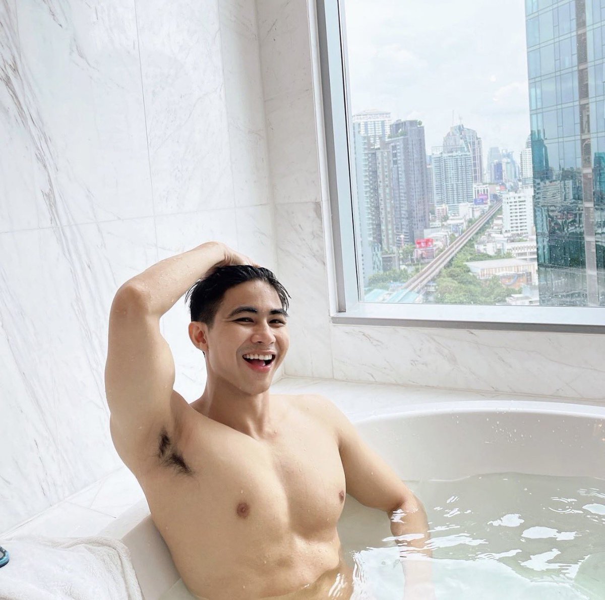 FAPlugzaa tweet media